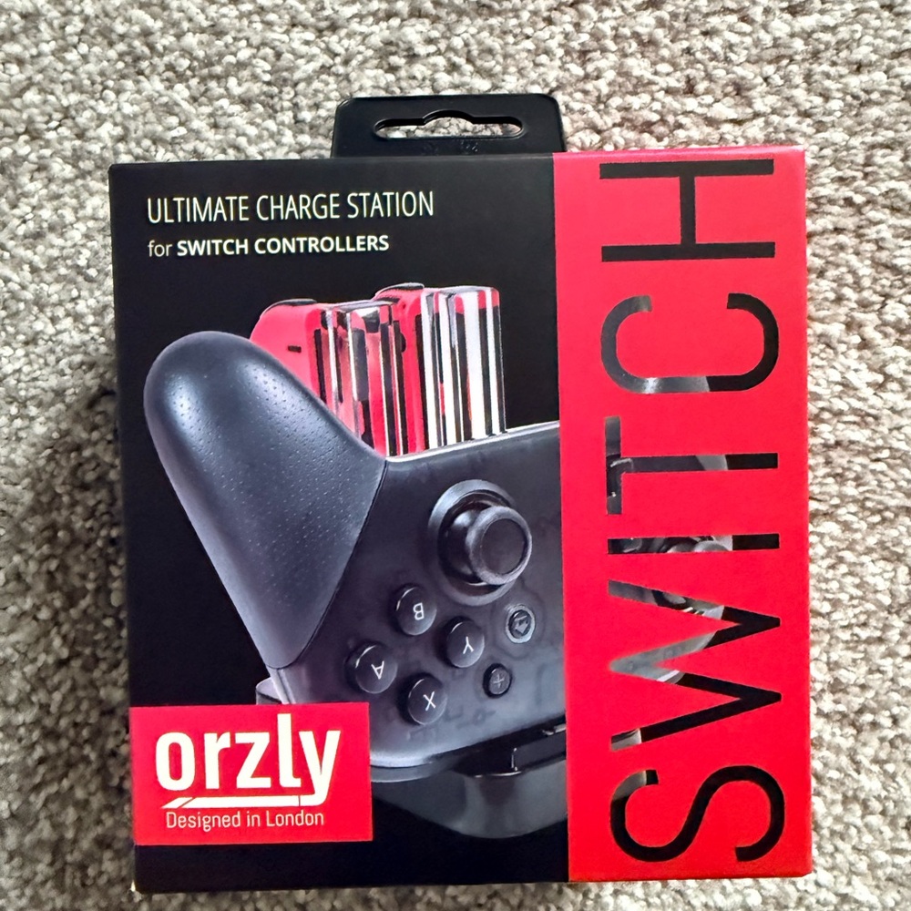 Orzly Ultimate Charge Station for Switch Controllers - Black & Red